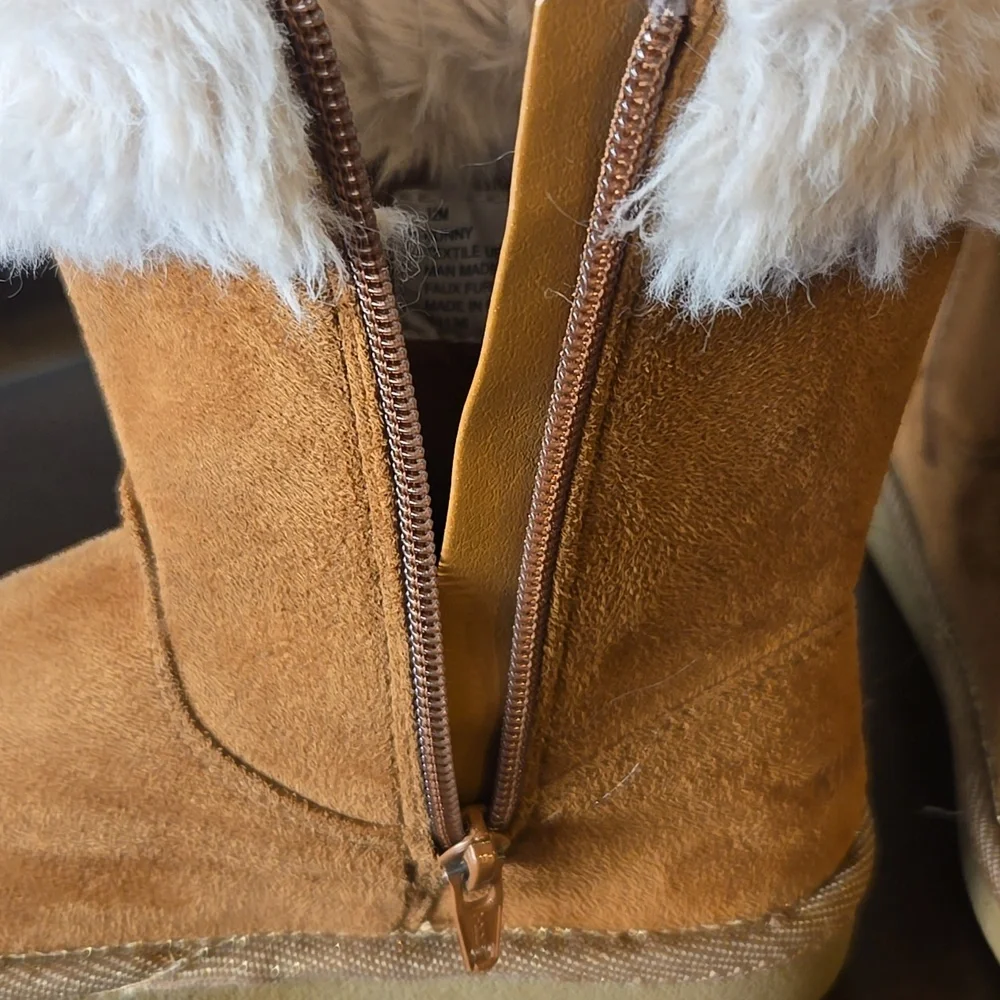 Khombu Bunny Girls' Faux Suede Chestnut Winter Boots with Faux Fur Cuff